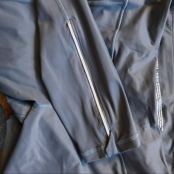 NWOT Victoria’s Sport Leggings - Picture 4 of 4